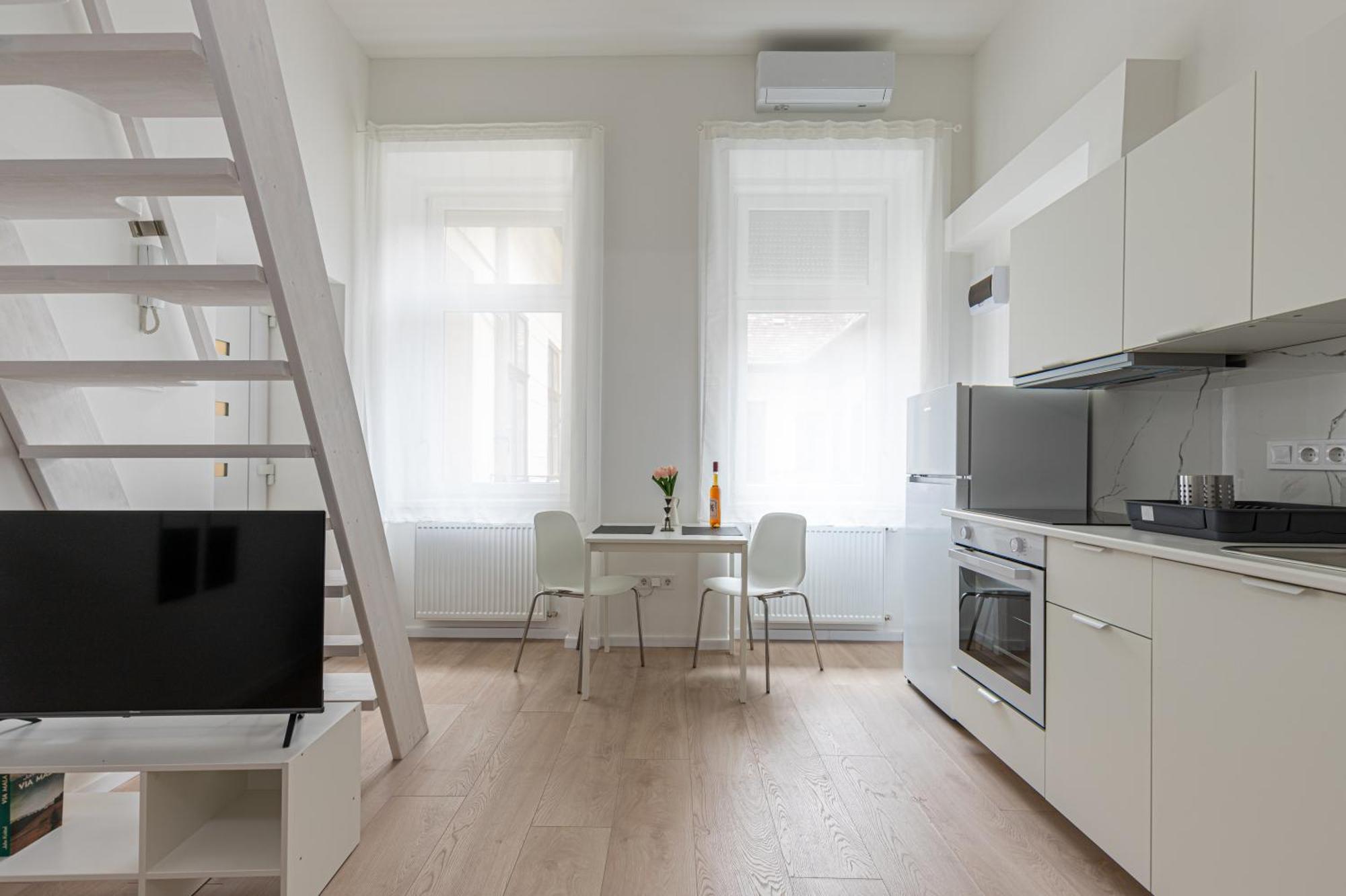 Residences 2 *